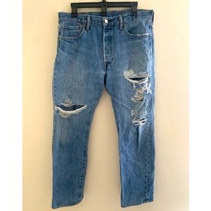 Men’s Levi Distressed Jeans